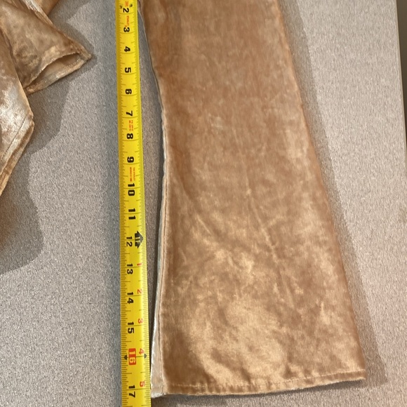 Studio by Liz Claiborne - Crushed Velvet top. Size S - Picture 12 of 12